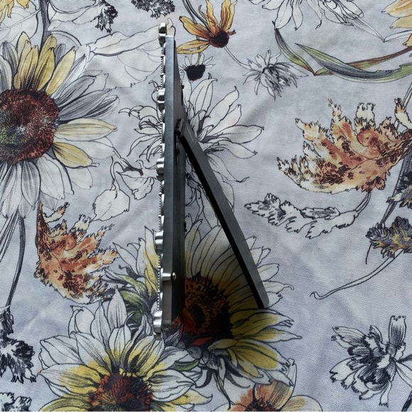 Connoisseur Floral Trim Metal Picture Frame Silver Tone with Glass - Picture 4 of 7